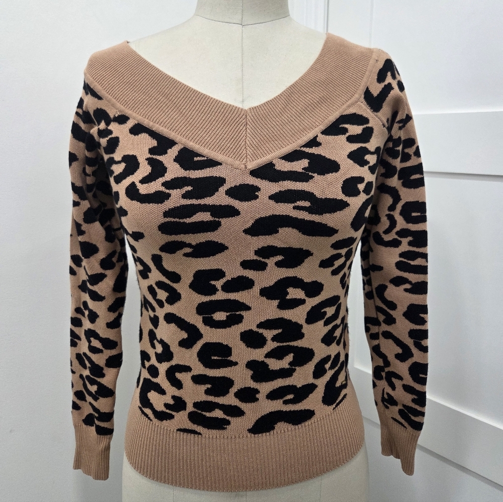 Guess Black and Tan Off Shoulders Leapord Print Sweater Size S - Picture 2 of 9